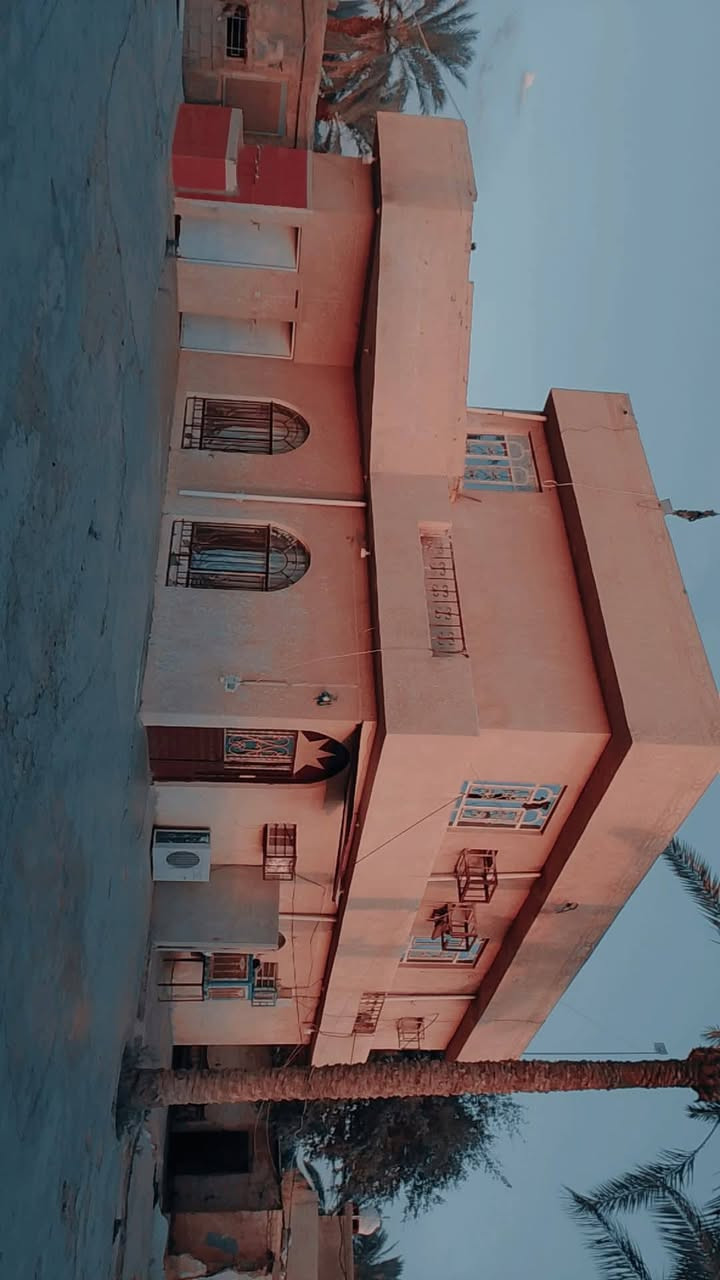 سلام عليكم
للبيع ارض دونمين ونص 
سند 25
متوفر الماء الكهرباء فول والله 
يحتوي على بيتين ومشتملين وهيكل وحقل دجاج 
العنوان /. بغداد التاجي قرب سيطرة الشؤن القديمه 
رقم ***********
