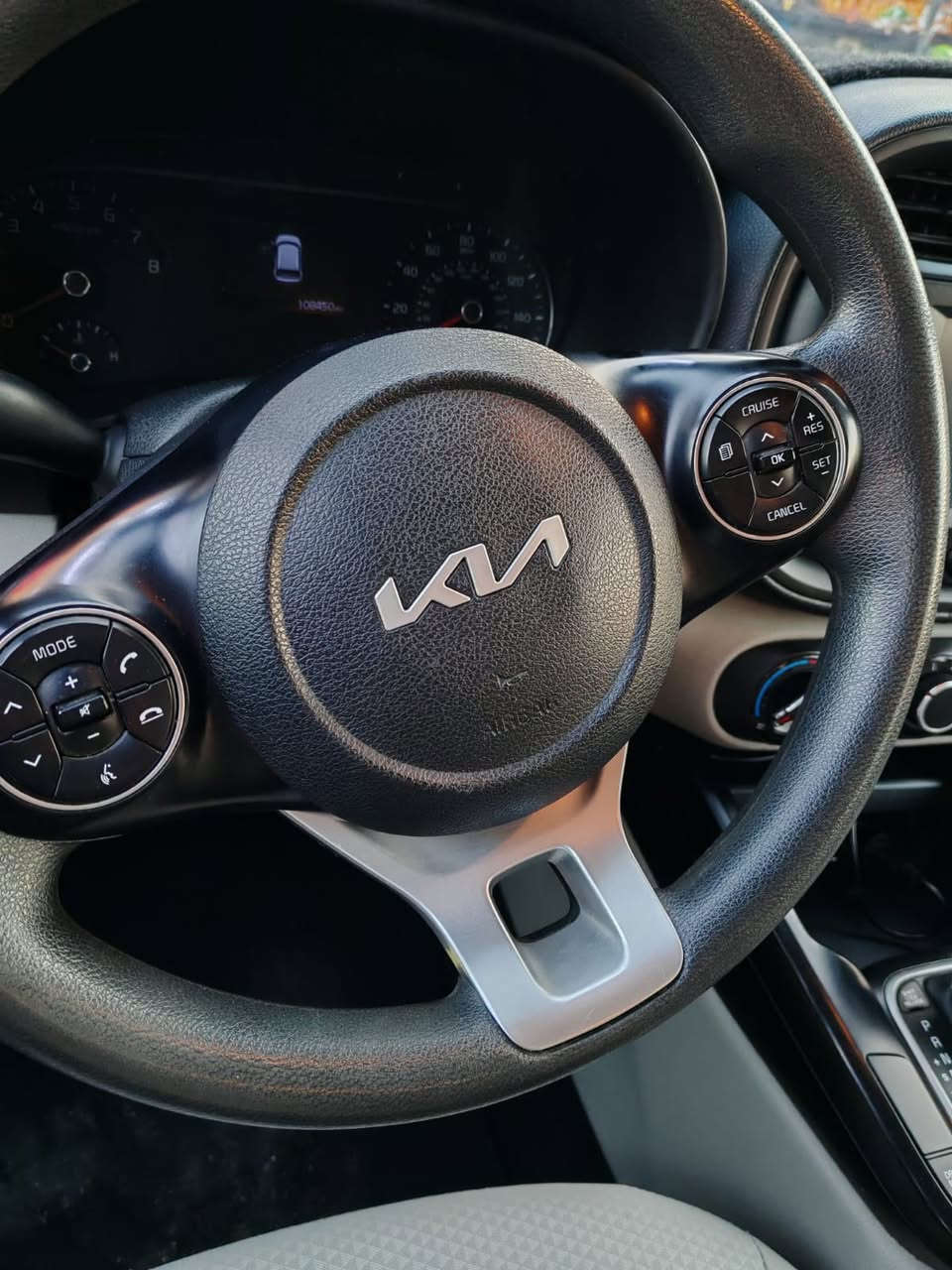 سلام عليكم كيا صور موديل
للبيع وبسعر مناسب جدا..
 2021 باسمي رقم بغداد موصفات السياره شاشه كبيره تحكمات داخل ابيض إطفاء ذاتي
 سياره مسويلها صيانه جديده منظومه لايت جديد بلكات اصليه فيت بام منظومه احتراق باتري دسكات زوج تايرات امامي  مكان السياره بغداد  حي الاعلام السياره بدون لغود وبدون شواصي 
البنيد تبديل وباب السايق صبغ
***********
 السعر 123 وبي مجال بسيط حك الجيه
