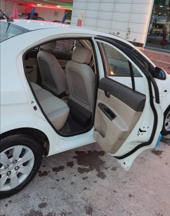 اكسنت ٢٠١١ كوراي محرك ١٦ اصلي سياره
بوند مبدل وبيها مكانات صبغ صغار 
تفاصيل على رقم *********** واتساب

