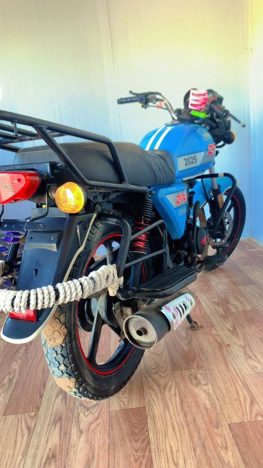 السلام عليكم ورحمة الله وبركاته
دايون نفخ 2025  مكفوله كفاله عااامه

محرك 200 cc

دراجة. جديده استخدام قليل

جديده بمعنى الكلمة احلى من صور  أخت زيرو
ماشيه 6000. حقيقي

أوراق سكنر 

السعر 1،600

العنوان النجف

 اتصال واتساب ***********
