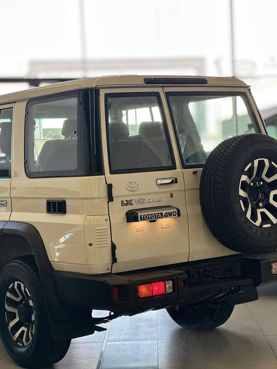 نويكار أوتو لتجارة السيارات في اربيل 
Nwekar Auto 
تيوتا لاندكروزر LX موديل 2025
مواصفات 💯
تتميز بقوة هجينة 
محركة 6 V
ناقل حركة 10 سرعات 
نظام دفع رباعي متطور 
ميزات سلامة 
مراقبة النقاط العمياء 
تثبيت سرعة 
بريك كهرباء 
قدرات على الطرق الوعرة بفضل ارتفاعها عن الأرض 
ميزات راحة المقاعد الجلدية 
(3)سنوات ضمان 
(4 )سنوات صيانة المجانية

‏Nwekar Auto - نوێکار ئۆتۆ - نويكار لتجارة السيارات
 ***********
***********
***********
***********
#اربيل #معارض #العراق #لاندكروز #بغداد #سليمانيه #سيارات #عرض #هايبرد #بغداد #اربيل #النجف #البصرة #موصل #ديالى #كركوك #سلميانية #ضمان #صفر #شركة #تويوتا #كروس #ياباني #صيانية #مجانية #معارض #SAS
#ساز ‏‎ ‏
