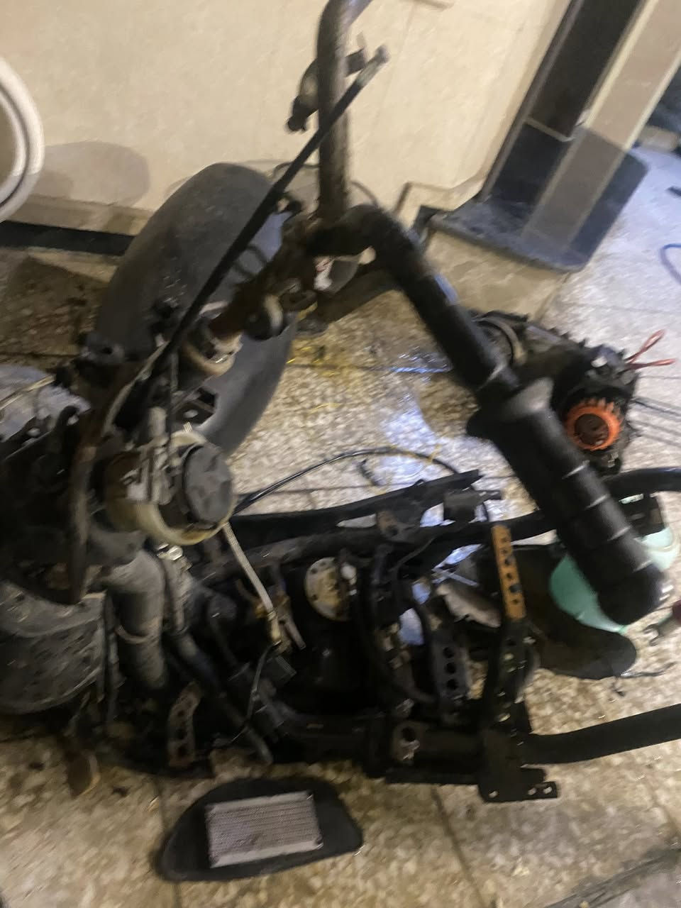 شاصي مال سكنس كامل كلش نضيف بي منضومه  بانزين كامله وبي تانكي مال نوزل كامل هوه والعبوه والفيت بم شغال للبيع مستعجل عل بيعته انطي اي سعر وخذه مكاني بغداد حي الجامعه وتساب ***********
