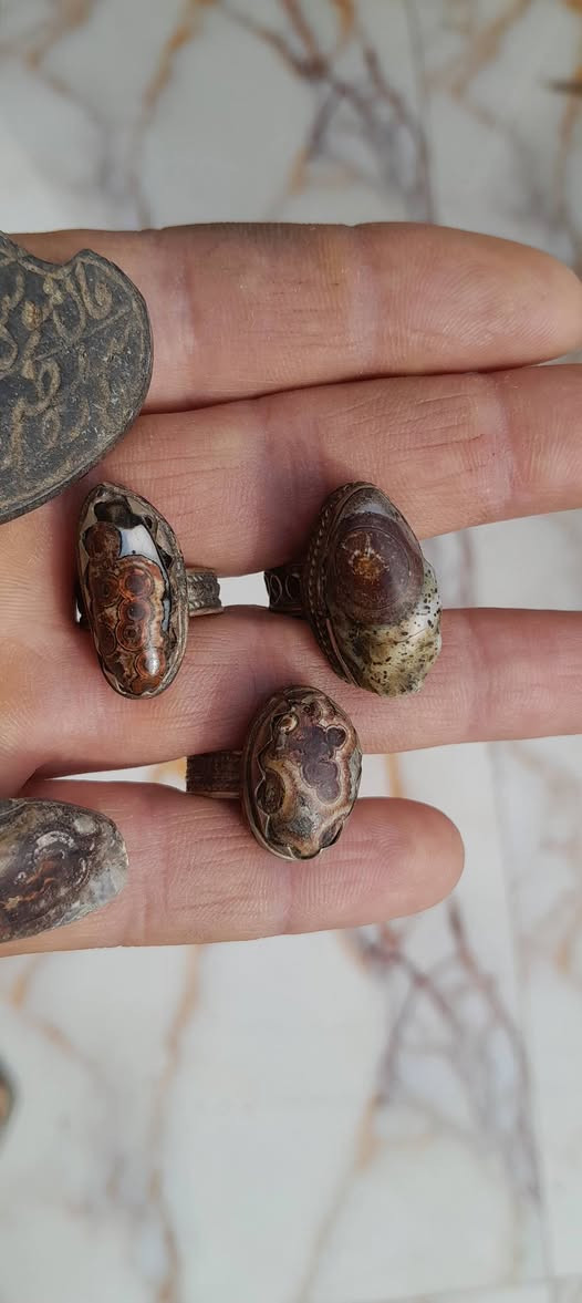 سلام عليكم.٣ محابس داودي سبع معادن معا حجار داوديه وعباس آباد مخطوط  سعرهن كلهن ٢٠ ..


**إذا كنت صاحب هذا الإعلان وتريد حذفه لأي سبب، رجاءا أرسل رسالة إلى الدعم الفني**