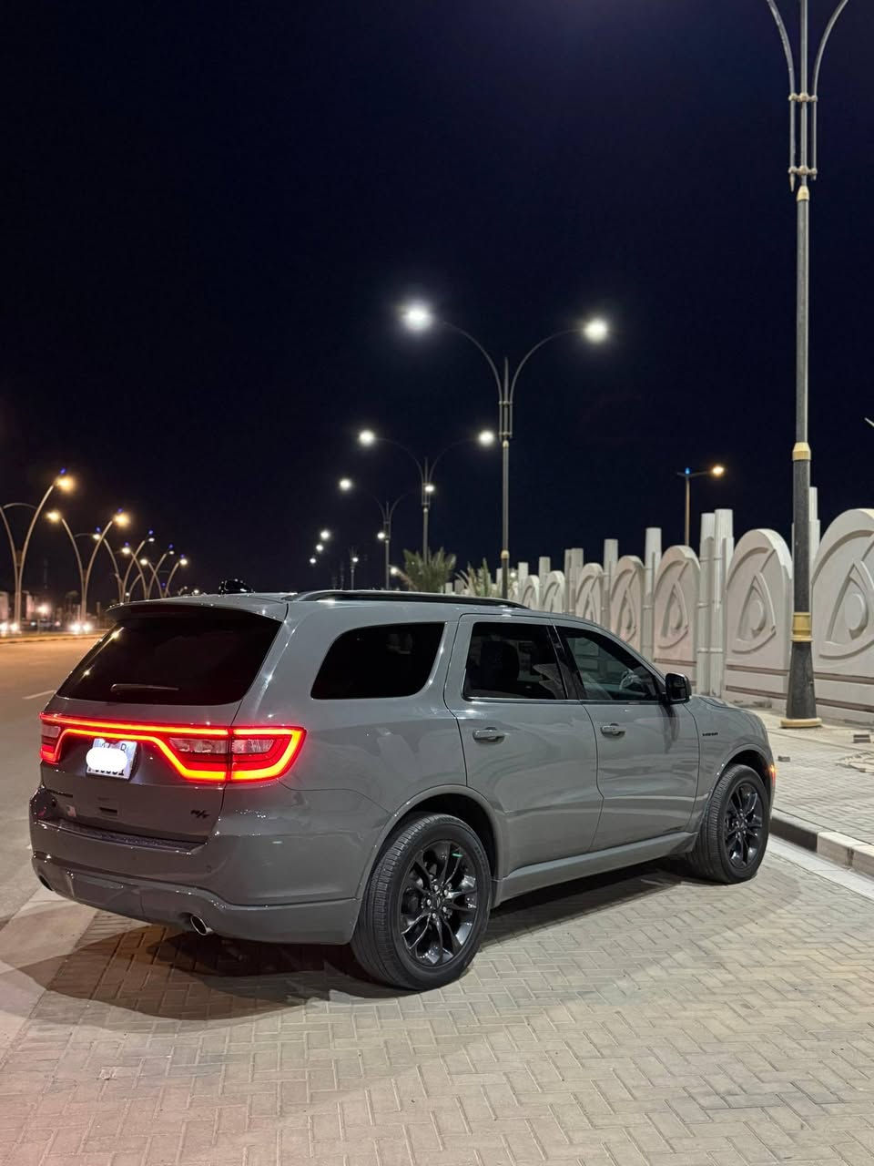 🔥 للبيع | دودج دورينكو RT Plus HEMI V8 🔥
😮‍💨🖤 موديل 2024 — سيارة هيبة وأداء

▪️ اللون: سمنتي صَدَفي ✨
▪️ الترقيم: بصرة شهداء / ترقيم جديد
▪️ الممشى: 12 ألف ميل فقط (تقريبًا 19 ألف كم)
▪️ المحرك: HEMI V8 5.7 🔥
▪️ وارد أمريكي 🇺🇸
▪️ السيارة على وضع الشركة ✨

🔧 تبديل:
بابين + جاملق + صفحة العبري

المواصفات:
✅ RT Plus
✅ نظام AWD فور ويل
✅ فتحة سقف
✅ بصمة تشغيل + بصمة أبواب
✅ كشنات جلد كهربائية خزن وضعيات
✅ تدفئة وتبريد للكشنات
✅ تدفئة كشنات خلفية + تدفئة ستيرن
✅ شاشة كبيرة + خرائط
✅ Apple CarPlay
✅ شفتات ستيرن
✅ ستيرن كهربائي
✅ تشغيل عن بعد
✅ صندوك كهربائي
✅ رادار أمامي + خلفي + نقطة عمياء
✅ حساسات خلفية
✅ وضعيات قيادة Sport / Eco
✅ مانع انزلاق
✅ تبريد 3 قطع ❄️
✅ لايتات LED زينون 💡
✅ AUX + Auto Stop

📍العنوان: البصرة

سيارة نظيفة جدًا ومرتبة
للي يريد القوة + الفخامة + صوت الهيمي 😮‍💨🔥
رقم شاصي : على الخاص💬

السعر 325 🔐 قفل
الاستفسار على الرقم : الهاتف ***********

