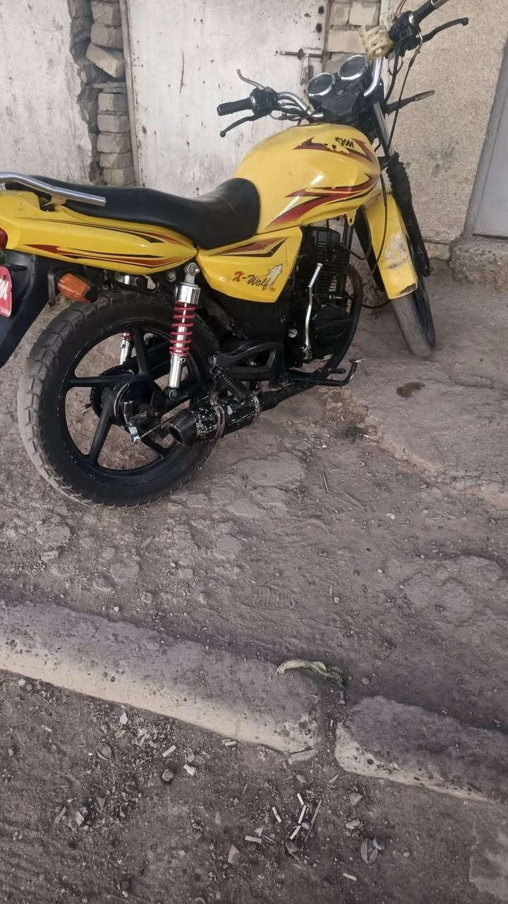 دراجه بطح سيام محرك 200 نضام كير نضام بطح مكينه خير من الله كهربائيات كلها شغاله اوراق تالفه مدفوعه كمرك مكفوله سرقه عشاير دراجه خير من الله شد صندوك تتوكل ع باب الله 
مكان حي عامل بغداد 
السعر::700ببها مجال قليل 
الرقم***********وتساب فقط
