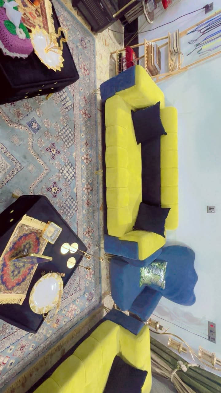 تخم للبيع 10 مقعد عراقي العنوان بغداد الدوره رقم الهاتف *********** السعرر 500 الف
