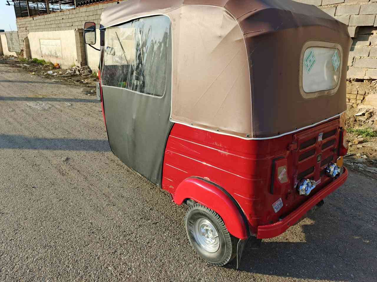 السلام عليكم تكتك موديل 17
اوراق كامله شركة المصطفى
مكينة 20 مجفت شركه
 كفاله فقط مصبوغة جماليه
 العنوان بغداد مدينة الصدر 
السعر 3400 وبيه مجال
***********
