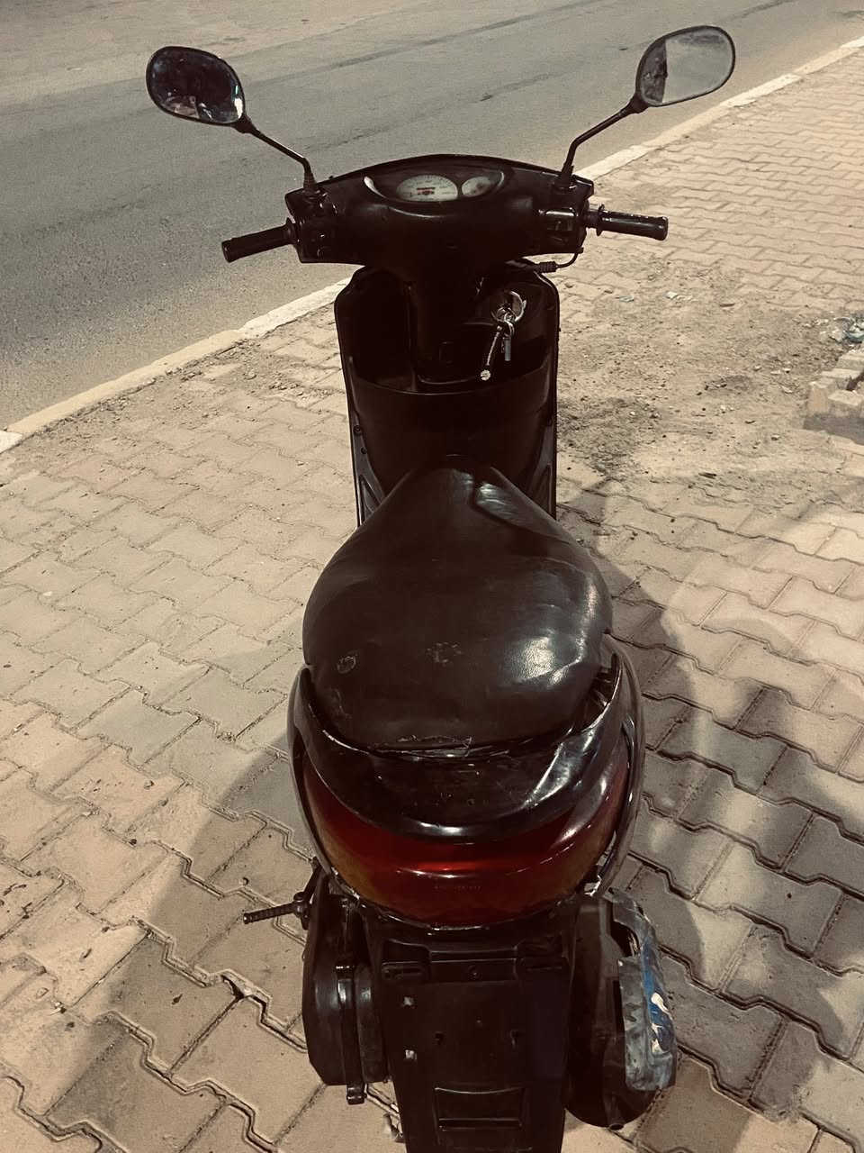 سلام عليكم دراجه بريز للبيع نضافه فول كفرات جدد كلشي جديد كهربائياته كله شغاله محرك اخرس لسعر ٣٥٠ الاستفسار واتساب ***********
