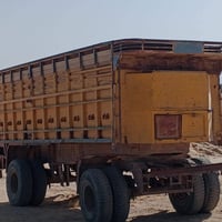 عربانه للبيع طول 6وربع تايرات عشرين نص عمر السعر 6 ونص وبيها مجال 0771...