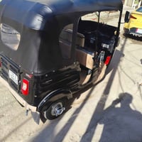 تكتك البيع باجاج نصيفه مديل 19شهر 11 سعر 6 /500 مكان بغداد بياع 078318...