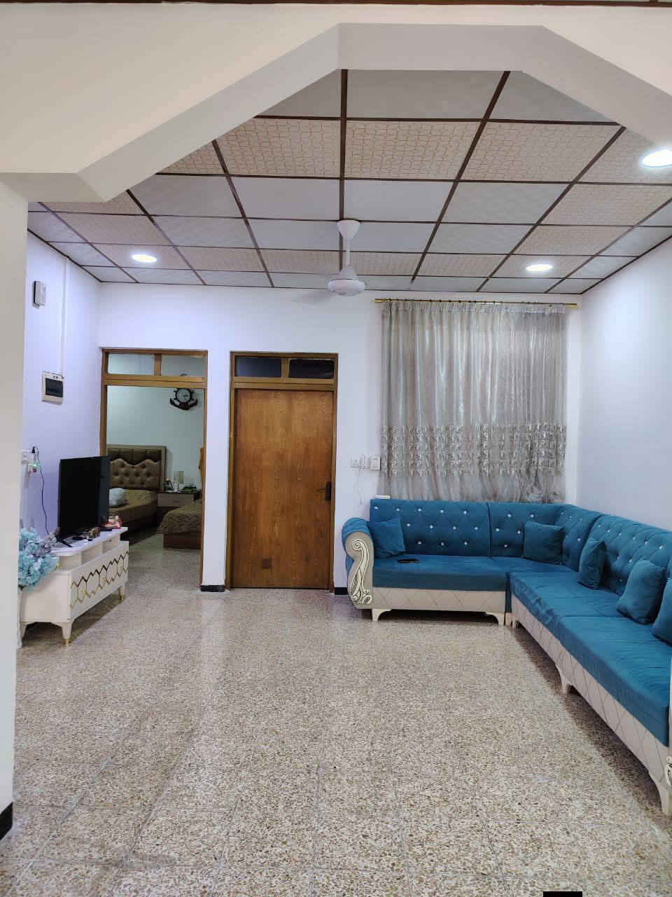 بيت 100 للبيع واجهة 7.5 
حي الزهراء (المدخل الثاني ) 
طابق واحد:- 
استقبال 
هول 
مطبخ 
مشتملات 
غرفتين

مكتب دار العز للعقار قرب المدخل الاول حي الزهراء 
للتواصل على الرقم التالي 
***********
***********
واتساب  
***********
