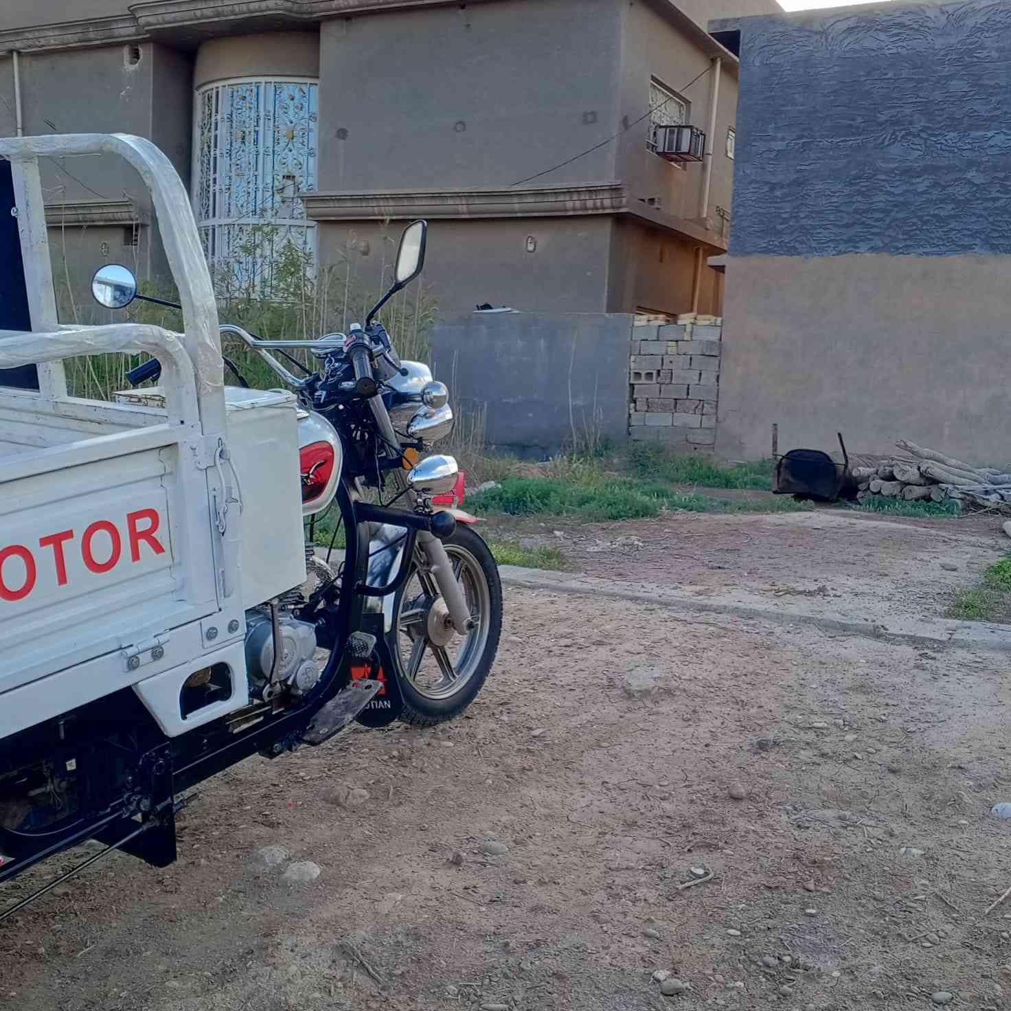 سلام عليكم ستوته للبيع موديل 21 محرك 150 اوراق 5بيها  كلا بلادي ركبه شاصي كهرابايات كله شقاله اشاير ستوته مكفوله من كل شي بدي قطرت خياس مابيهه  ستوته حلوه مرتبه مكاني ديالى جلولاء السعر خاص متواجد واتساب رقم الهاتف *********** وتحياتي للجميع
