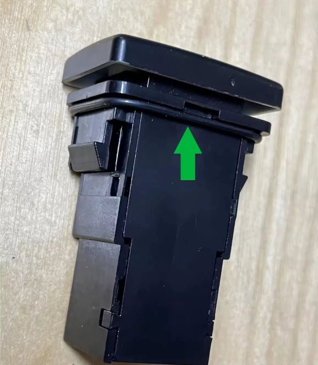 السلام عليكم 
💎على بركة الله توفر دكم تشغيل مزدوجه للاضافات الخارجية وتشغيلها بشكل منفصل 
💎 قياس مطابق لسيارات الفورنر تكعد كعده بلادية بالدشبول
💎تأتي مع  الفيشه الخاصة بها التي عن طريقها يتم ربط الوايرات
💵 السعر ١٠ الاف دينار  
🚛 يتوفر توصيل الى جميع انحاء العراق 
☎️ للحجز والاستفسار مراسلة الصفحة 
او الاتصال على الرقم ***********
