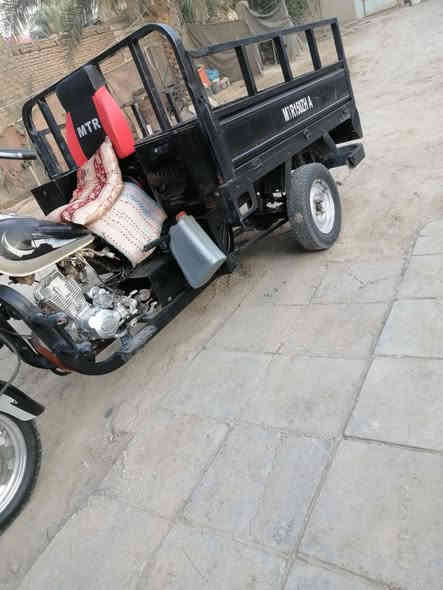 سلام عليكم ستوته للبيع موديل 15اوراق بسمي اداورلك من الوكيل كهربايات كله شغال تخم تايرات جدد شاصي مكفول السعر واحد و 400بيهة مجال الاتصال ***********
