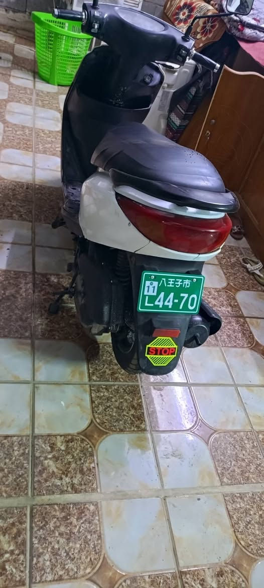 سلام عليكم للبيع دراجة بريز مجفته جديد كل غراض اصلي نقص باتري سعر 400 مكاني طارميه  ناحيه مصلحيه ***********
