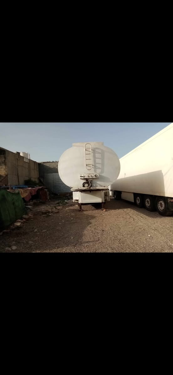 بۆ فرۆشتن شاکر زۆر پاک و بێکێشەیە حازرە بۆ ئیش بێ مەسرەفە چوپە سەحالە تاک تایەیە دنگیر بی پیە 
للبیع تانكي جايز لشغل ماكو مصرف تاك طايه جايز لشغل 
***********
***********
٥٥$ معامه
