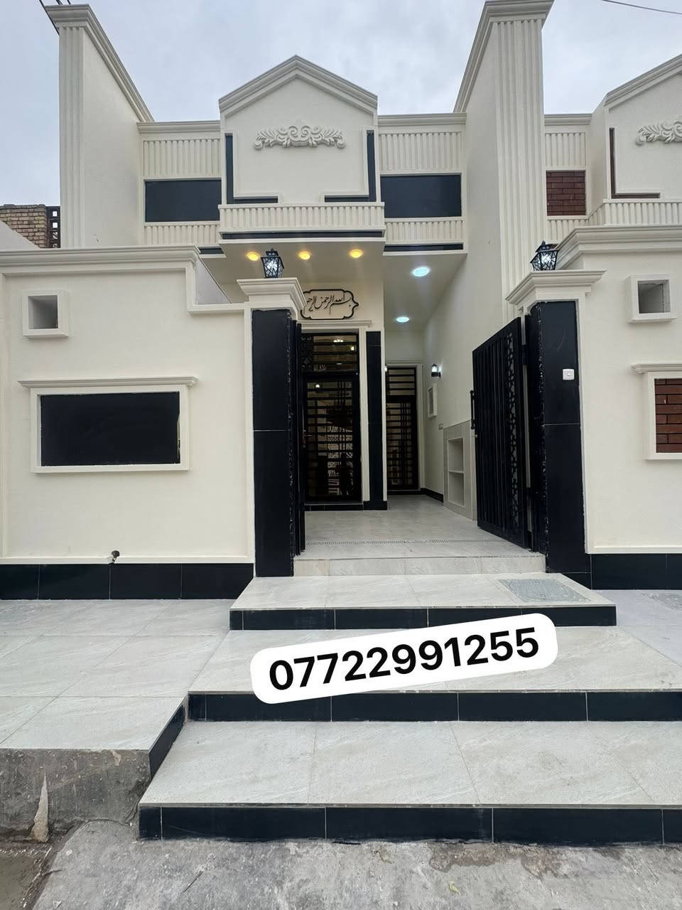 اللهم صل على محمد وال محمد وعجل فرجهم
السلام عليكم اخوان مشتملان للبيع مساحة كل واحد منهما 100 متر طابق ونص يحتوي كل واحد منهما  عله غرفتين نوم وصالة عدد2 واستقبال ومطبخ وصحيات داخليه وخارجيه بناء حديث 2026 وعمل درجه أولى مع ضمان جودة العمل العنوان حي الغدير قرب فلكة القاضي للاستفسار الاتصال على الرقم 
***********
