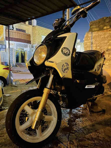 سعرها 750 وبيها مجال سكنس جبلي 2014 بيها تزويد شوفت عينك خير من الله ماريد اذكرهن بس الي يعرف راح يعرفهن من غير الوجه الشكل الجديد وكابرون فايبر اصلي ونكره سلف بكل وقت  وكلها شغالة من الايت البك لايت كاملة مكملة بس دراجه مجفته مره وحده  فقط  وشغل مال معاتب والله وطياره دراجه وكاملة مكملة  اوراق مكاتبة معا منفيس الشراي يتصل  
***********
