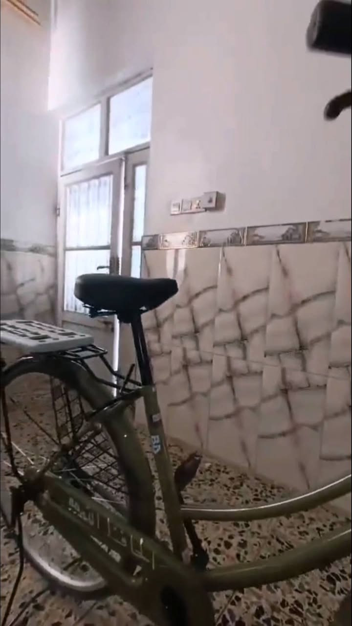 السلام عليكم 💚   140 قفل قفل قفل
باسكل للبيع 💚 
لون مميز 💚 
جديد قبل شهر منزله كرار ابو نقش💚
موديل 2022💚 
سعر خاص💚 
متواجد عله فيس

***********
