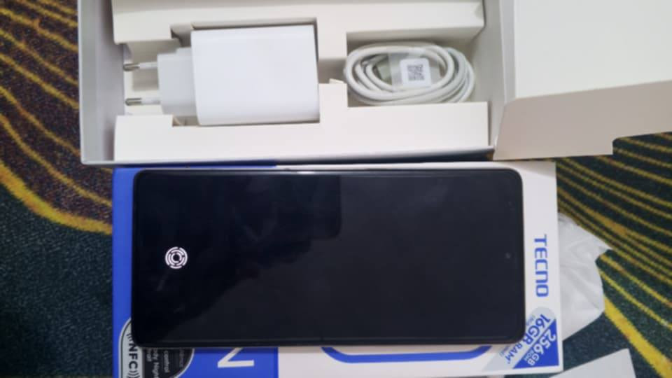 تكنو كامون ٣٠
نضافه ميه بالميه 
ملحقات كامله 
ذاكره ٢٥٦ 
السعر ٢٠٠ قفل
***********
