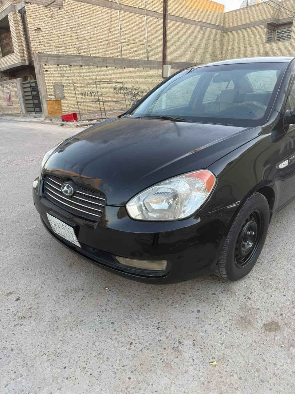 سلام عليكم اكسنت موديل 2007 رقم بغداد السيارة بسمي مكينه 1600 مكينه ما مفتوحه كير كلشي ما بي السياره نضيفه  بيه ضربه بل جنطه وارد أمريكي السياره تبريده شغال  هاذ رقمي المكان بغداد الدوره السعر ٧٥ او بيه مجال قليل هاذ رقمي ***********
