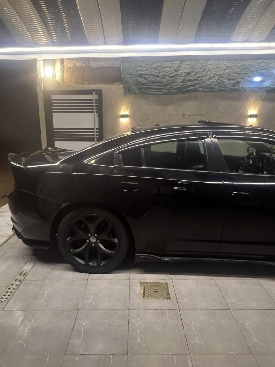 ***********
جارجر موديل 19 اصل محرك 3600 ضرر جاملغ امامي جيهة السايق ضربه خفيفه 
 بدون ارباكات فول 1 على 1وعليها اضافات
فتحه سلايت روف
حساسات خلفيه 
كامره دواره
3 بصمات 
تشغيل عن بعد 
كشنات 2 كهرباء تدفئه تبريد
كزوزات بصمه 
شفتات ستيرن
كشنات الوره تدفئه تبريد
ويل حجم 20 
لد حاجب متغير عل المبايل 7 الوان
لحايه اس ار تي
لايت زنون مع الكشافات
كفرات دسك
مري جانبيه هيتر 
شاشه كار بلي 
حداديه محرك كير باتري تخم تاير كله جديد السياره ستخدام شخصي 
مكانه حله بأسمي مداور مشروع وطني
ماشيه 50 الف قابل لزياده السعر 245
