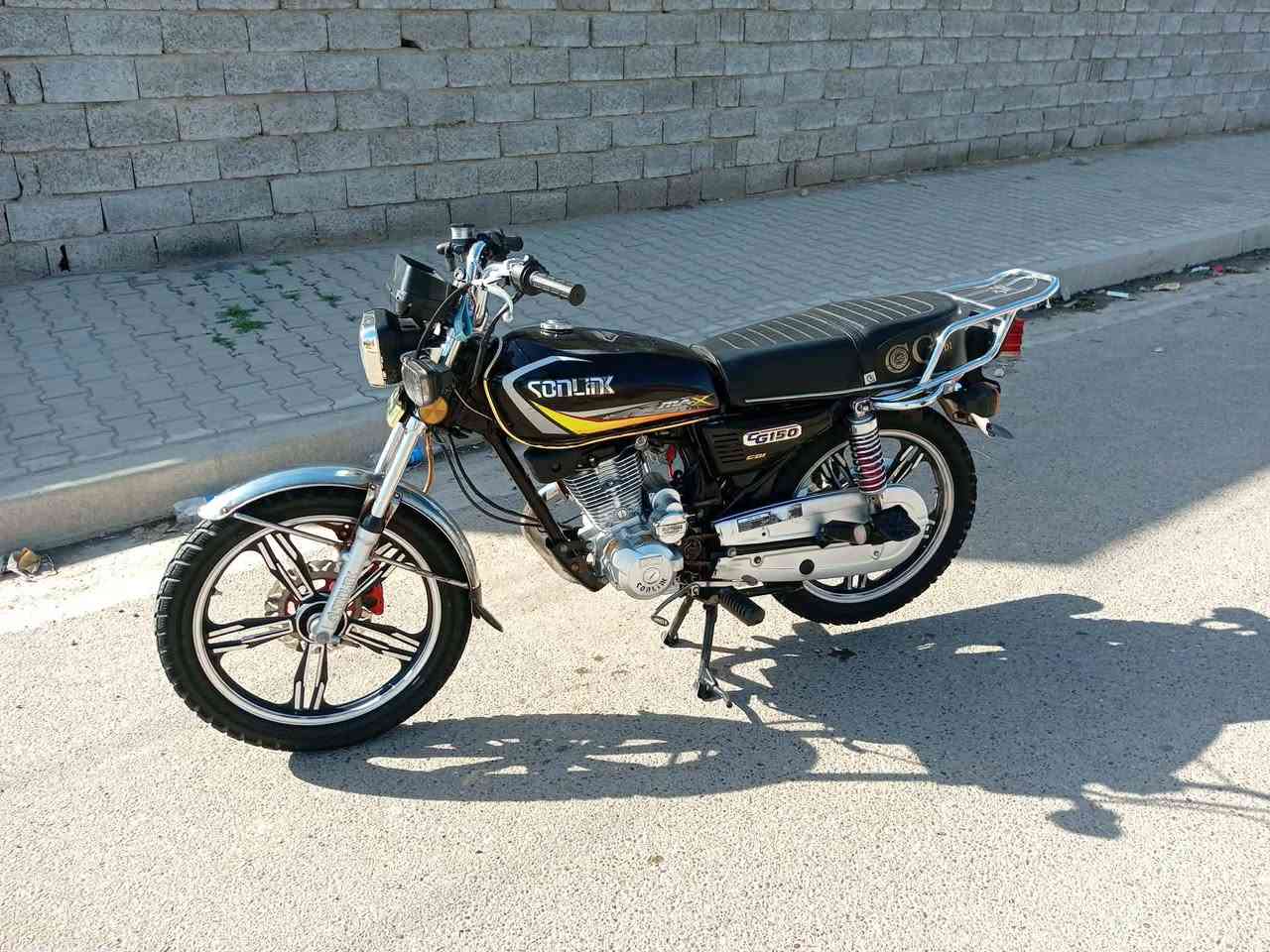 اسلام عليكم دراجه للبيع سفان موديل 23 مكفوله كفاله عامه كلهه شغاله محرك ناعم مكان  محموديه السعر 525 أو بي مجال الشراي يتصل ***********
***********
