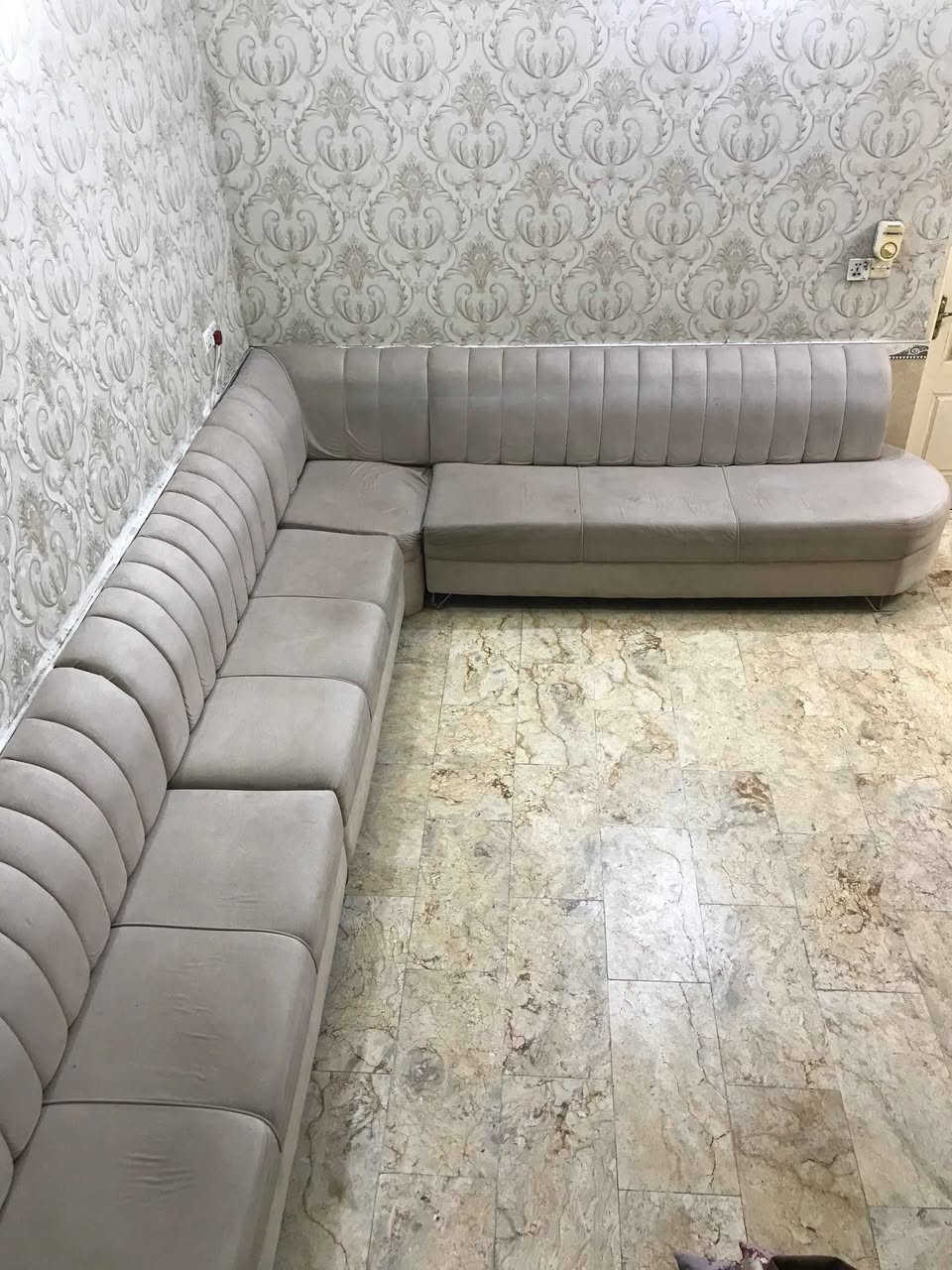 تخم نضيف جدا للبيع مكاني كوفه حي ميسان *********** النجف, العراق
