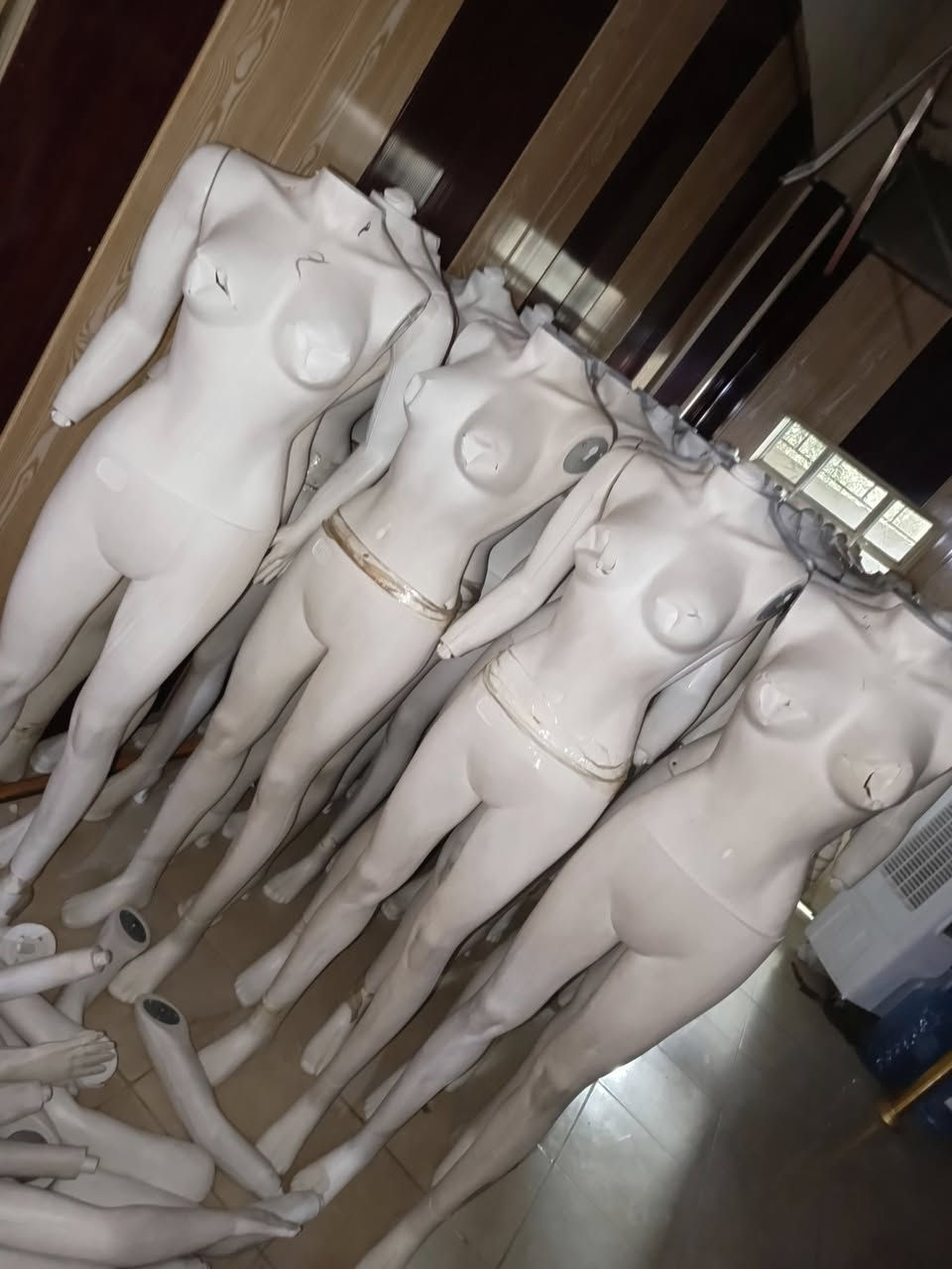 السلام عليكم 

ملكانات للبيع العدد 50 مفرد القطعه ب 20 جمله ع 15 العنوان الشرقاط الشارع العام  ***********
