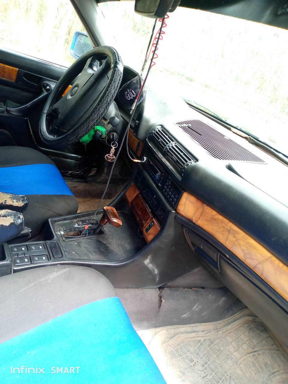 السلام عليكم بي ام دبليو للبيع رقم ديالى محرك جديد كل كهرباياتهه تشتغل تبريد العنوان  كربلاء الحسينية ***********
