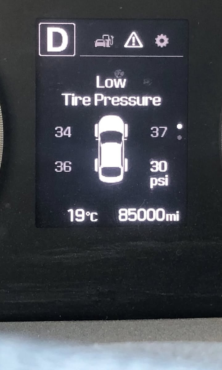 سوناتا 15 امريكي كفالة عامة بارد شبر مقدمة البنيد ماشي 85 الف بغداد باسمي تقرير غرق نسبة بسيطة جدا بدون ي گلوب وع ايدنا حجر اصلي شرط السونار وبالعافية ع ياخذهه *********** 
السعر 120 بيهه مجال مكفولة كفالة عامة من ي عطل كهربائي
