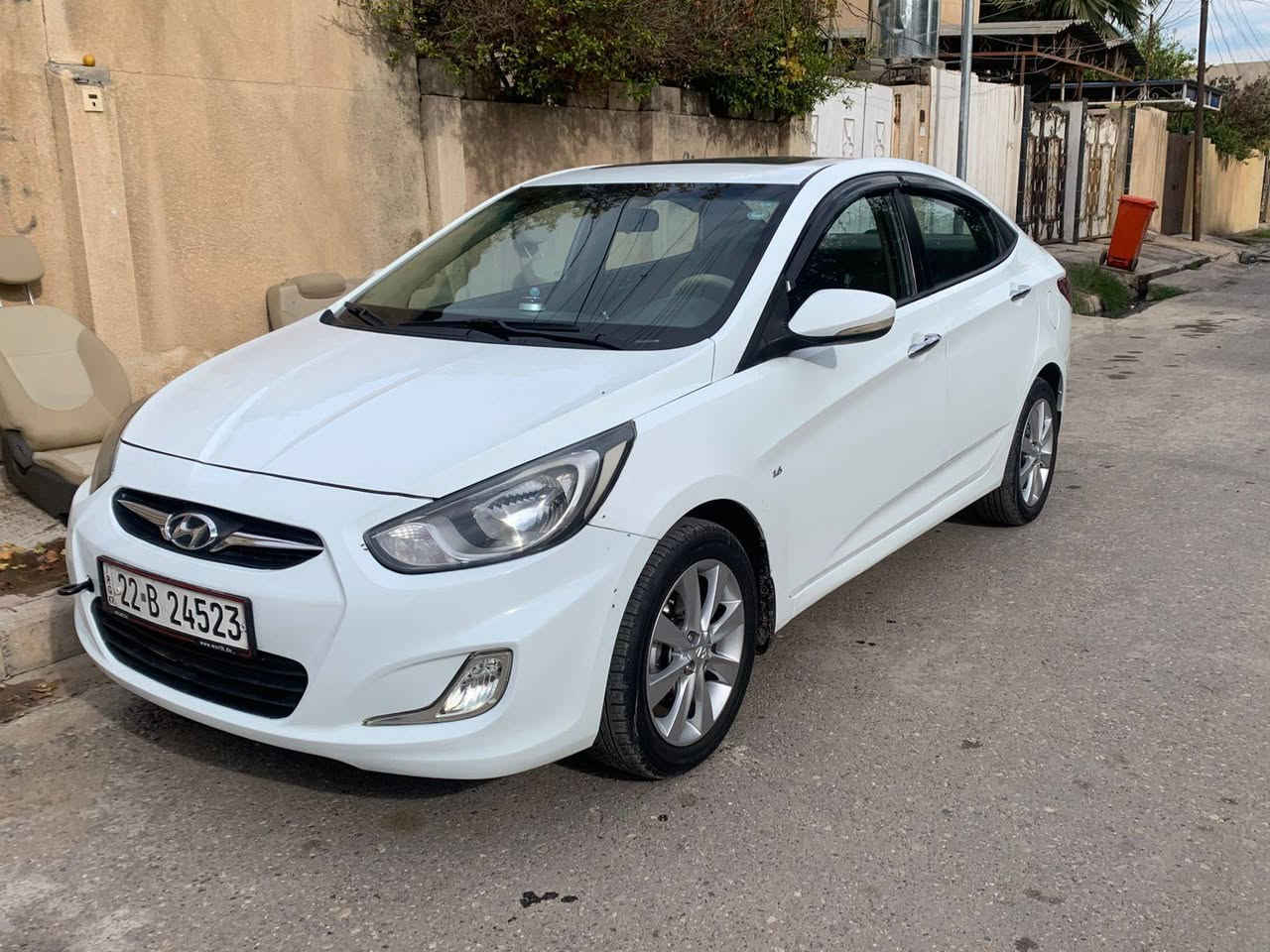 اكسنت مضلع مديل 11
بيهه طخه بل صندووق بسيطه 
وصبغ بجاملع الأمامي شبر بشبر
شرط التحويل سلايت مكينه دووش
سياره حلووه السعر 105 بيهه مجال


**إذا كنت صاحب هذا الإعلان وتريد حذفه لأي سبب، رجاءا أرسل رسالة إلى الدعم الفني**