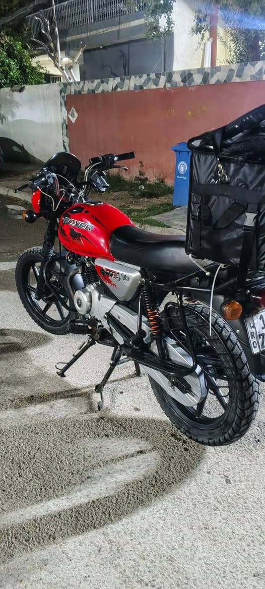 السلام عليكم دراجه بوكسر 23 جبلي للبيع مرقم بغداد بيها تبخير وكلشي واضح بل صور السعر 1900وبيها مجال مكاني بغداد حي الجهاد***********
