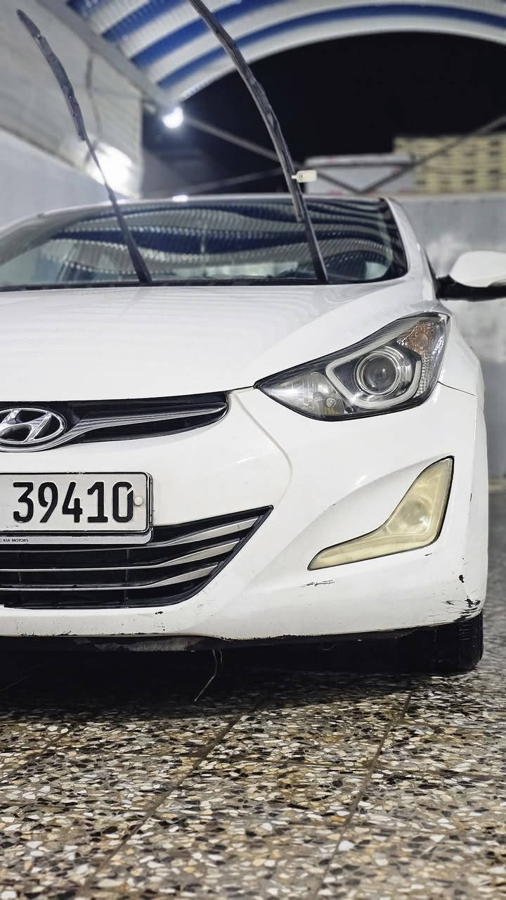 سلام عليكم النترا موديل 2014 شكل ال 2015 فول مواصفات GLS فتحه بصمه تبريد قطعتين كامله مكمله محرك 1800 كير جديد كارتون حداديه فول حادثه جاملغ الوره وهاي الضربه جديده يعني صارن ٣ قطع باب العبري وباب الورا 
السعر 118 وبيه مجال مكان السياره نجف
***********
