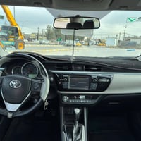 عندي كورلا 2016 كلين مواصفات LE لون سلڤر السياره جديده مابيها اي شي وا...