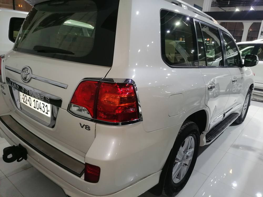 تويوتا لاندكروزةر موديل 13  فول مواصفات شركه بريم مكفوله من صبغ سيارة جديده جدا مكفوله من صبغ  للااستفسار *********** واتساب
محرك 8 سلندر مامفتوح
فتحة شاشه ليكززي 
كشنات جلد
تبريد مركزي
شاشه بسقف
زراك
اوتو هولد
حساسات
ليد نهاري
داخل ساج
نشره بدوسه
اوتو هولد
3 انواع دبل 
3 انضمه درايف
ايطارات جديده
سبير مانازل
فحص وهزة جديدين أربيل, العراق
