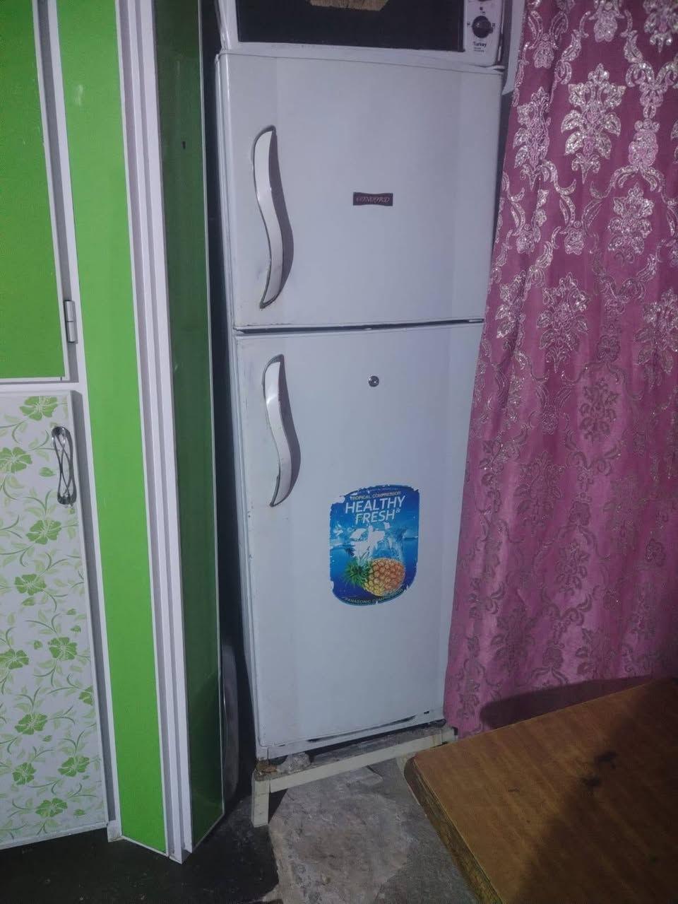 ثلاجه كبيره كلش للبيع تجميد فول السعر ١٦٠ نضافه 100/100  الرقم *********** ما داخله تصليح
