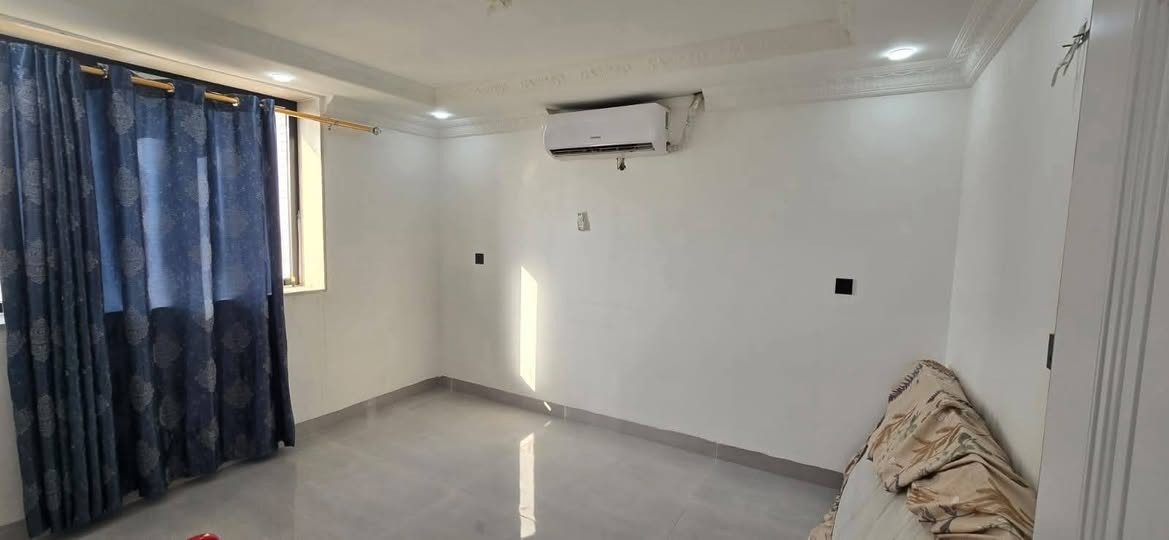 شقه للايجار في #هه_وليرى_نوى او  #اربيل_جديده
غرفه وصاله.   زيروو     سعر مناسب جدا  (250الف )
مطبخ كامل.. كونتر . سبلت .  مرشح . بردات طباخ 
للإستفسار واتساب
***********
