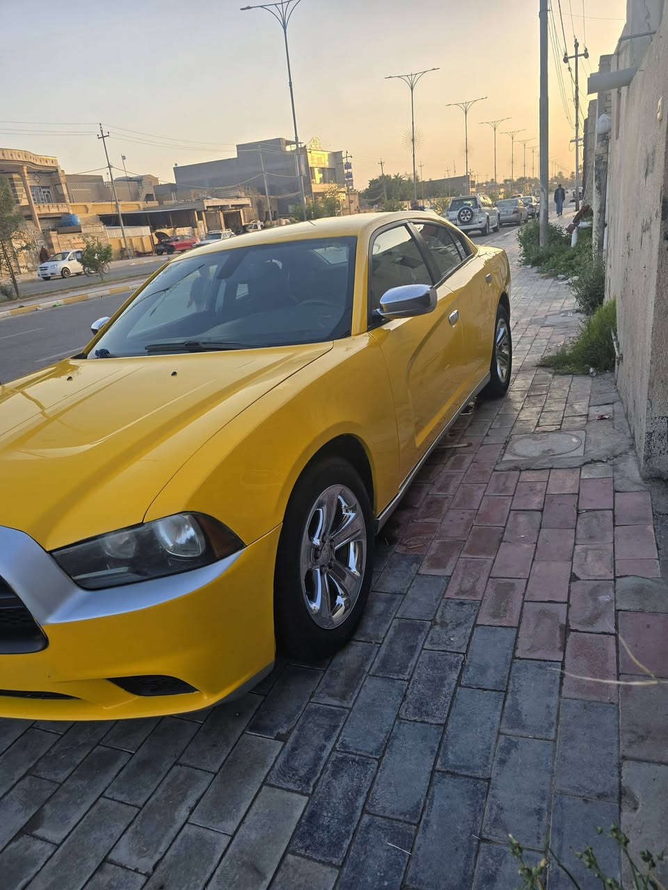 السلام عليكم للبيع جارجر 2012 رقم بغداد نكليزي مكينه جديده تخم تاير صبغه جديده حداديه السعر 140 وبيها مجال ***********
