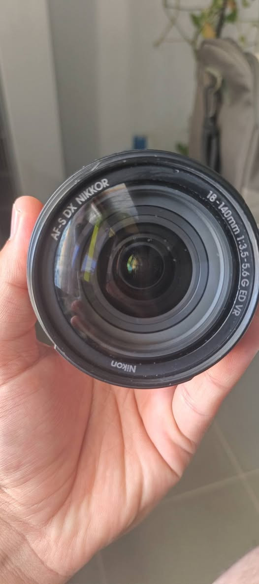 nikon D7100
كامرة نيكون للبيع 
نضافة فول بدون أي شخط 
بطارية و شاحنة بلادي و الكارتون هم  موجود 
عدسة ١٨-١٠٥ فقط بي فطر بسيط مثل ماموضح بلصورة لكن بدون اي عيب و كلشي بي شغال و ما مأثر على جودة الصورة 

شتر  63K 
السعر 425 و بي مجال بسيط 
مكاني كركوك


**إذا كنت صاحب هذا الإعلان وتريد حذفه لأي سبب، رجاءا أرسل رسالة إلى الدعم الفني**
