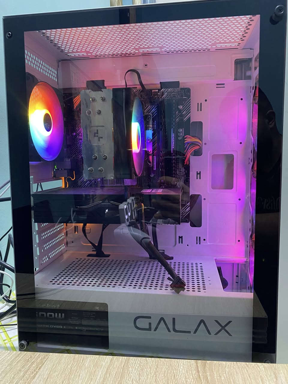 السلام عليكم pc للبيع المواصفات 👇
cpu ryzen 53600 

gpu rx470 4gb 

b450 asus 

ssd128+hdd 500 

caes rgb 4fan 

شاشة دقة 2k حجم27 180hz

كيبورد ميكانيكي ريد راكون 

سماعة محيطي ريد راكون 

سبيكرات ريد راغون دمام 

يدة ps5 

ساعة ضوئية 

السعر 800 قفل بدون عملة ماعندي توصيل مكاني كربلاء ومابيع بس كيس ابيع السيت اب كامل ***********
