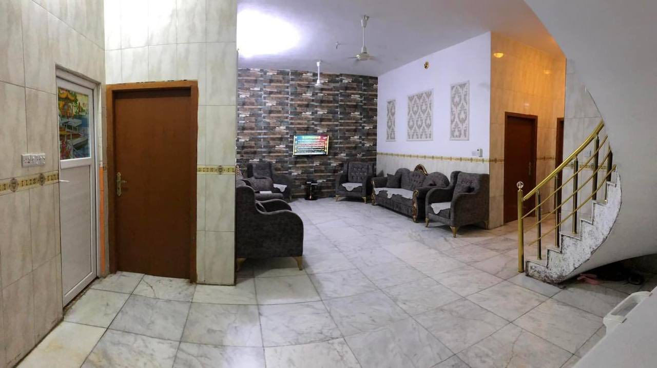 دار للبيع  جاهز للسكن
طابو زراعي سند 25 
المساحة 200

يتكون من طابقين :
الطابق الاول / غرفة وصالة ومطبخ وهول وصحيات 
الطابق الثاني / 3 غرف نوم وهول وصحيات
الدار ناقص واجهية والطارمة صبة لكن من الداخل كامل

العنوان /حله / حي الاساتذة / خلف مدينة حمورابي قرب بيت عميد قيس خامس بيت عن التبليط 
للاستفسار  اكثر يرجى التواصل اتصال او واتس اب على الرقم 

***********

#مكتب_العماد_للعقار
#العنوان_الحله_شارع_الضريبة
#مستعدون_لنشر_كافة_عروضكم
