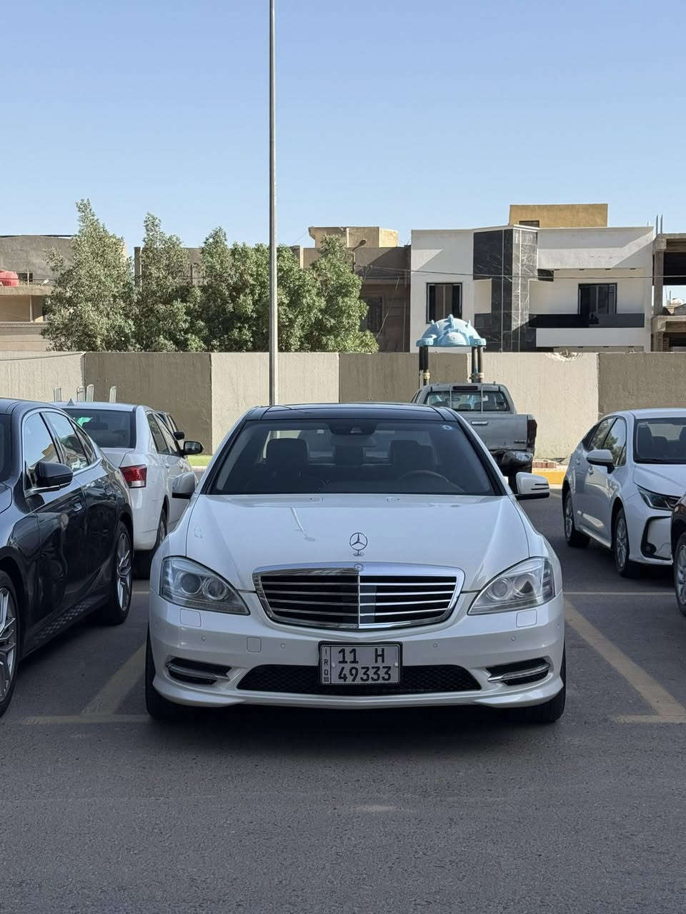مارسيدس S550 /2012 V8 توين تيربو 
السياره فول خمس بردات جكات 
كلش جديده ماشيه 77 الف كيلو 
تخم تاير جديد حداديه جديده  
فقط الدعاميه الاماميه صبغ سونار ويه صور 
رقم وهزه جديد تحويل مباشر 
مكان السياره بغداد الخضراء 
*********** 
275$ وبيه مجال بسيط

