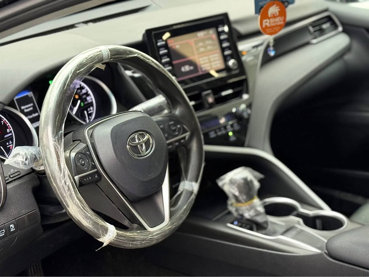 Toyota Camry 2023
تويوتا كامري ٢٠٢٣
مواصفات SE

مكينة ٤سلندر حجم ٢.٥لتر تنفس طبيعي
ماشية 86,000 ميل و بحالة ممتازة 

ضرر السيارة بنيد و باب السايق صبغ و جاملغ مبدل بدون صبغ بدون دواخل السيارة بيها ايرباك ستيرن و دكمة سستم
رقم شاصي مع الصور

رقم كاتي اربيل السيارة تترقم شمالي
مكفولة من كير و محرك و كهربائيات

و ب سعر(188$) ورقة و بيها مجال للطيبين

مكان السيارة

دهوك -معرض ارشف R-Shev
رقم51 من معارض التيرمينال 

***********
*********** دهوك, العراق
