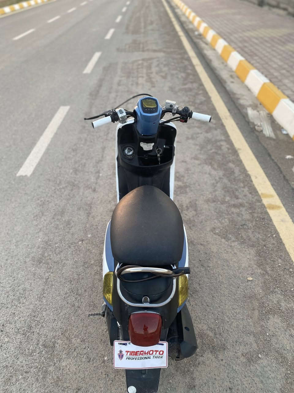 السلام عليكم
رمضان كريم ☪️ 
للبيع ماكس بوليس 🛵
دراجه كامله مكمله مناقصه شي❤️
دراجه هندر واحد 1️⃣ 
لون سمائي مميز 🩵
شوفت عينك الدراجه 🤍
السعر 590 وبي مجال للشراي 💵
رقمي ***********📞
مكاني ديالى/جلولاء 📍
