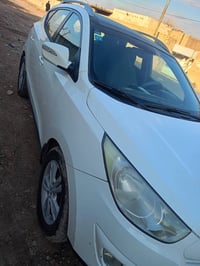 توسان ٢٠١٢ • ماشي ١٨٠٠٠٠ • باسمي تحويل