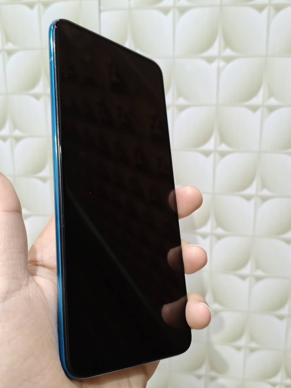 عPoco F2 pro 
جيجابايت 128 gb 
جهاز نضيف : نضافه 90%
مکان:کرکوك 
نوع الشاشة Super AMOLED
حجم الشاشة 6.67 إنش
وبطارية 4700 مللي أمبير مع شحن سريع 30 واط
 كاميرا خلفية أساسية بدقة 64 ميجابكسل قادرة على تصوير 8K
خلفية رباعية: 64 ميجابكسل (أساسية)، 13 ميجابكسل (واسعة)، 5 ميجابكسل (ماكرو)، 2 ميجابكسل (عمق).
أمامية: كاميرا منبثقة (Pop-up) بدقة 20 ميجابكسل.


**إذا كنت صاحب هذا الإعلان وتريد حذفه لأي سبب، رجاءا أرسل رسالة إلى الدعم الفني**