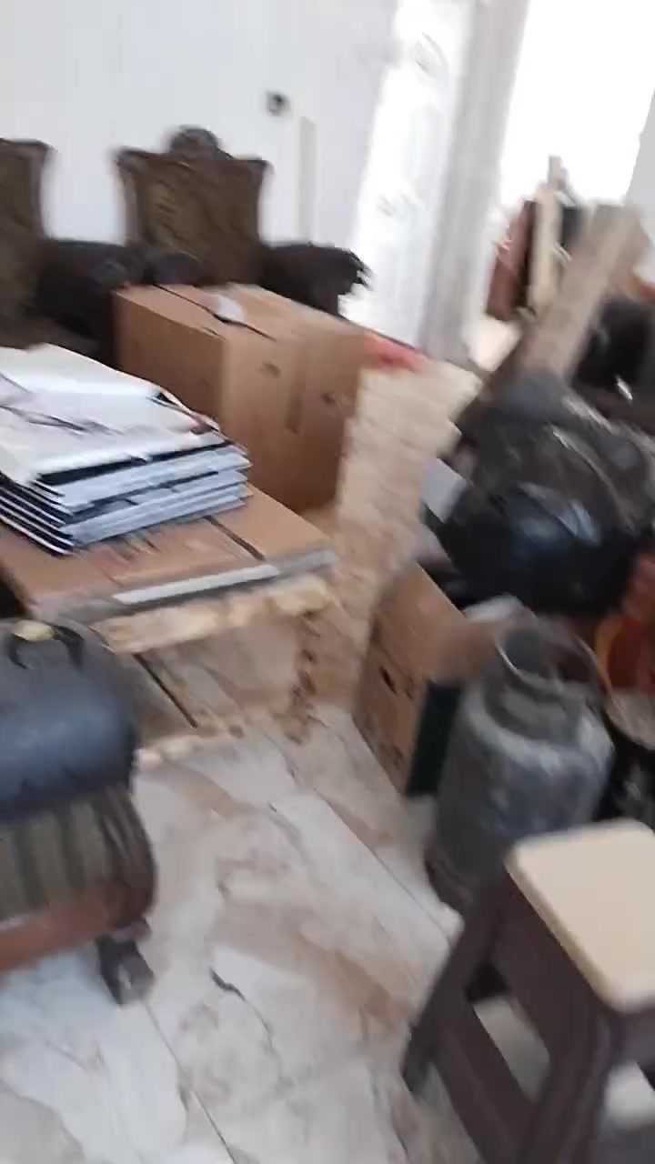 السلام عليكم للايجار طابق ثاني ايجاره ٢٥٠مكانه بعقوبه المركز قرب مجمع الوثبه الإستفسار ***********
