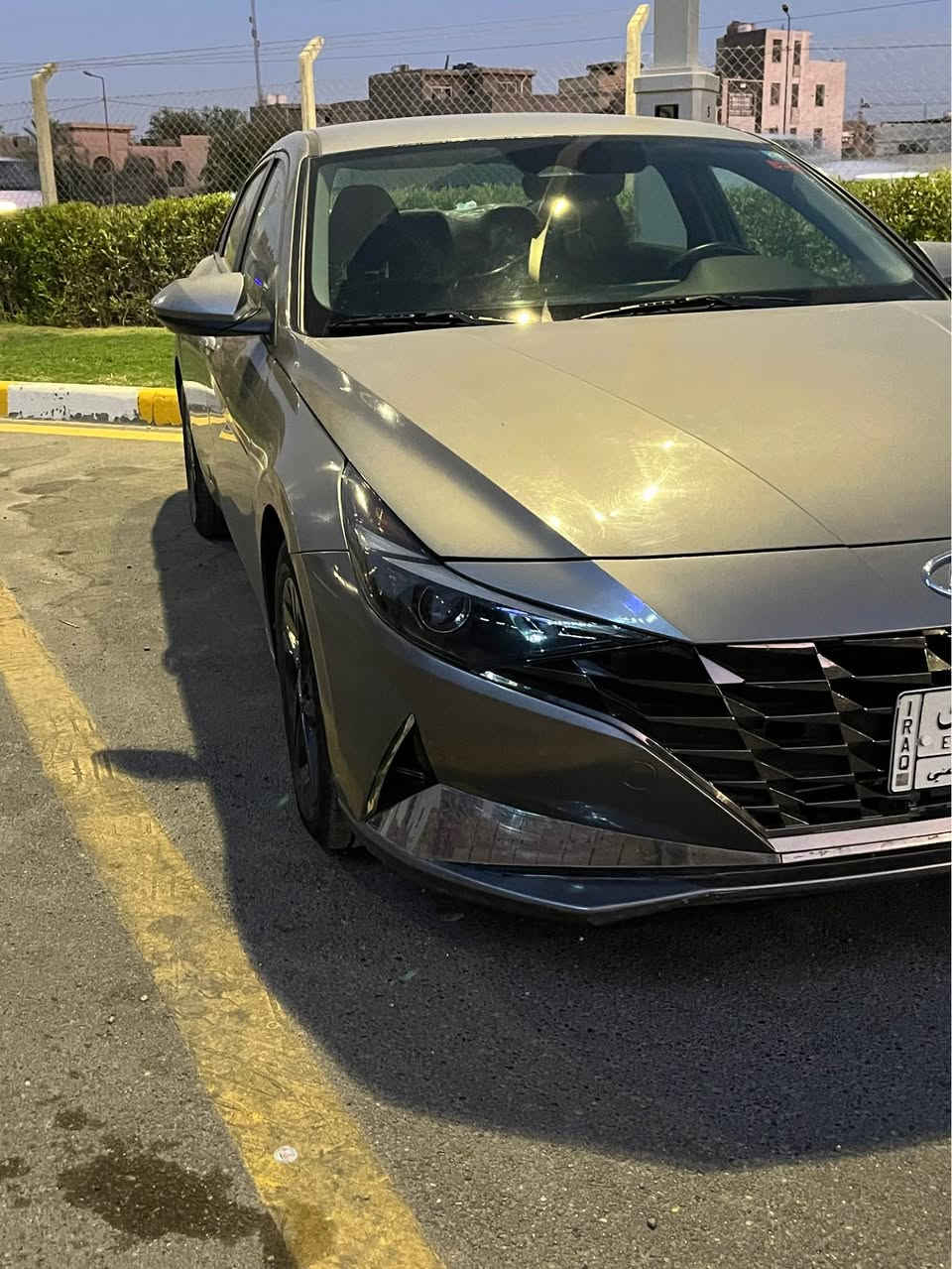 � للبيع – Hyundai Elantra SEL 2021
النترا 2021 

* الفئة: SEL
* المحرك: 2.0L
* وارد أمريكي
* الممشى: 58,000 ميل
* مواصفات SEL كاملة، فول ما عدا فتحة السقف والكراسي الكهربائية.
* السيارة استخدام شخصي، والمحرك والجير والتبريد بحالة ممتازة.
* الحادث السابق كان في أمريكا بنيد +جاملغ ايسر الجاملغ مبدل والبنيد كان بارد وعمرته قبل فتره بسيطه للجماليه وصور الحادث مرفقة بالمنشور 
* ⁠شبر صبغ بالصندوك تعديل 
* السيارة جاهزة للفحص بأي مكان
* ⁠السعر :14.500$ 
بي مجال للشراي 
للتواصل *********** واتساب فقط بغداد, العراق
