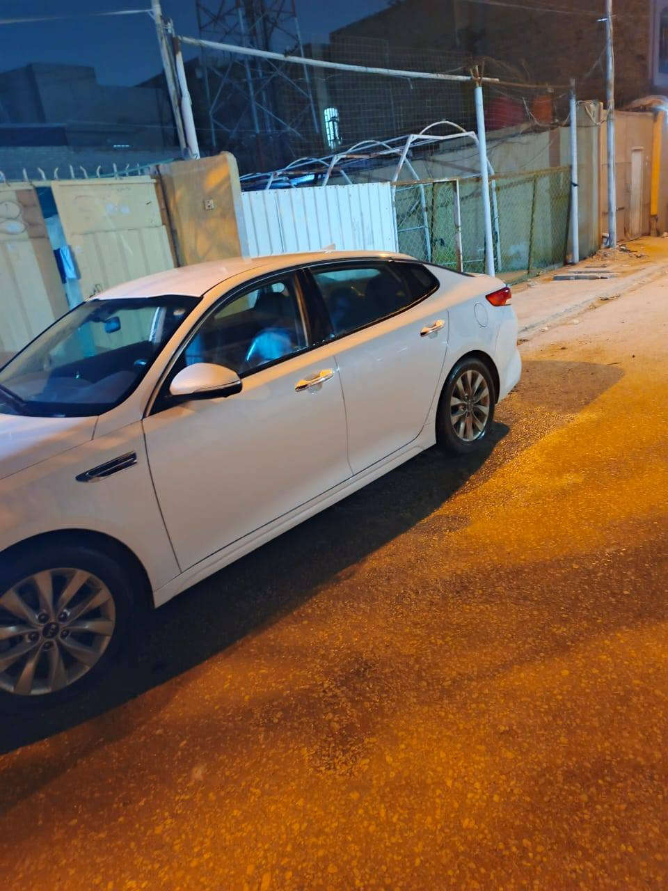 سلام عليكم
كيا ابتيما موديل EX 2018 أمريكي حادثها تبديل جاملغ جهة السايق وتصليح ربع من البنيد حادثها بالمنشور وباقي مكفول السياره فووول بصمه عدا الفتحه محرك 2400 لايت زنون لدات حساسات اشاري مري تخَم تايرات حداديه وكهربائيات سياره خير من الله كلشي ما عايزه ماشيه 100 الف رقم أربيل سنويه ساقطه سعرها 135 وبيها مجال مكاني النجف 
مراسله او اتصال ***********
